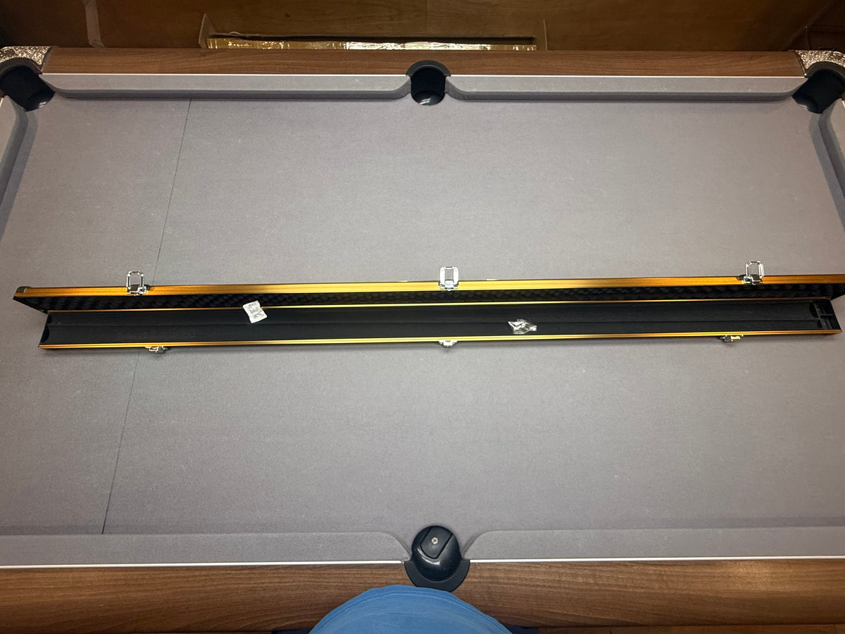1 Piece locking 2 Cue Case  gold. aluminium