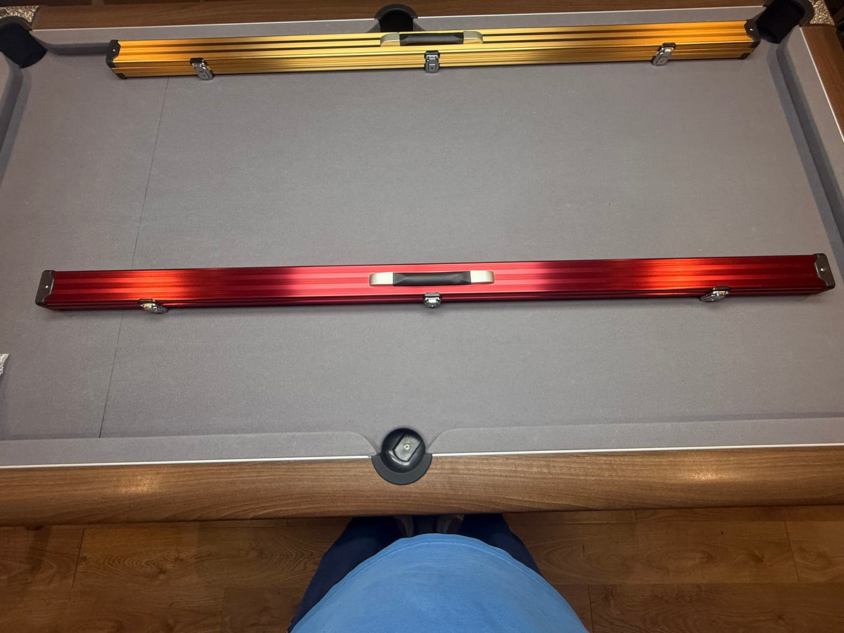 1 Piece locking 2 Cue Case  red aluminium