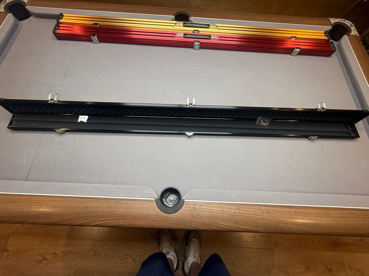 1 Piece -  locking 2 Cue Case  black . aluminium