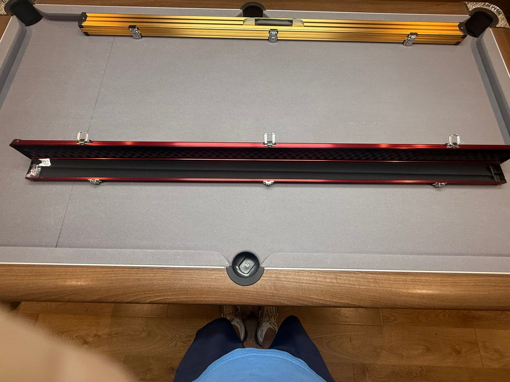 1 Piece locking 2 Cue Case  red aluminium