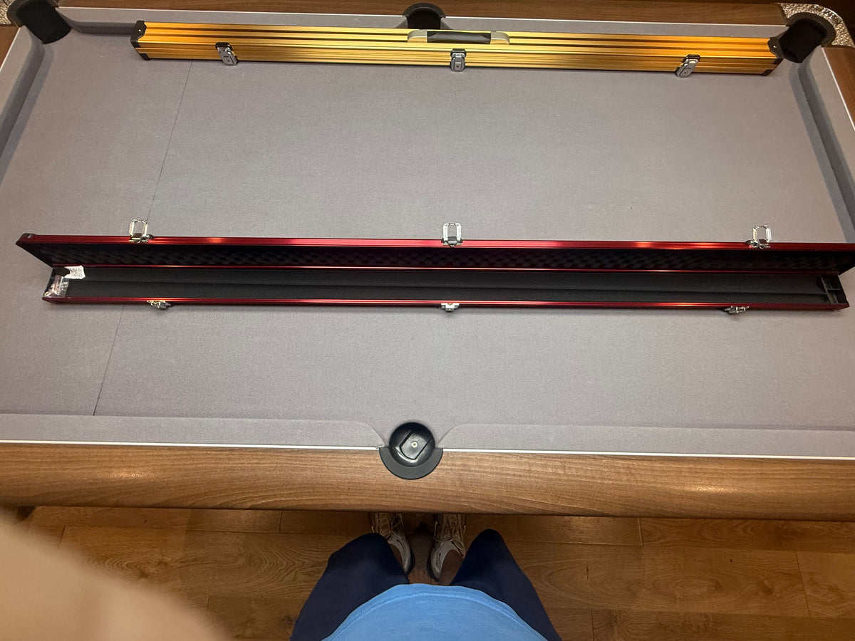 1 Piece locking 2 Cue Case  red aluminium