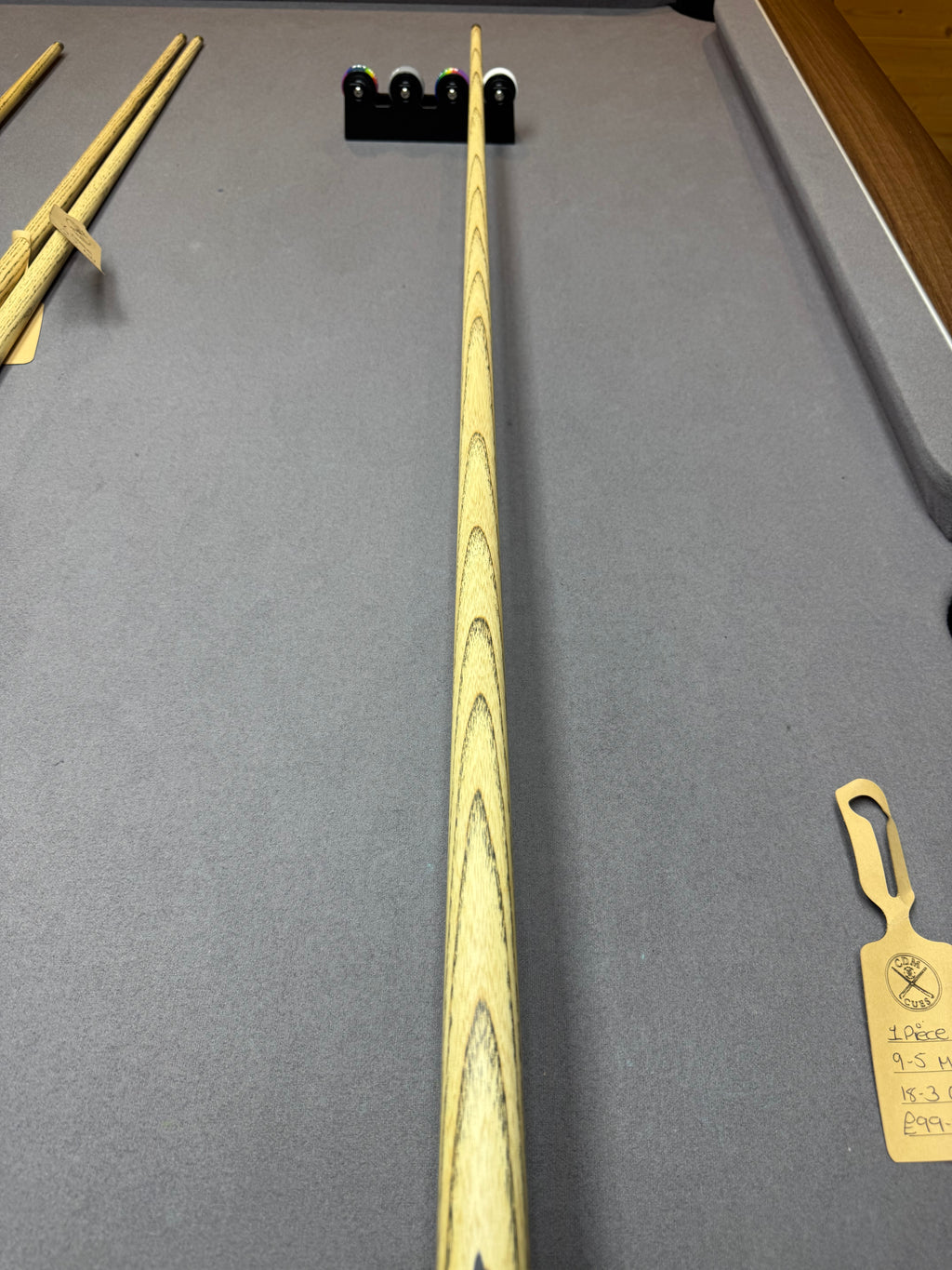 Omin Leize  1 piece cue
