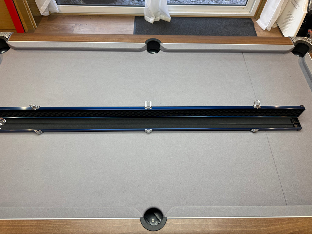 1 Piece locking Cue Case  blue aluminium