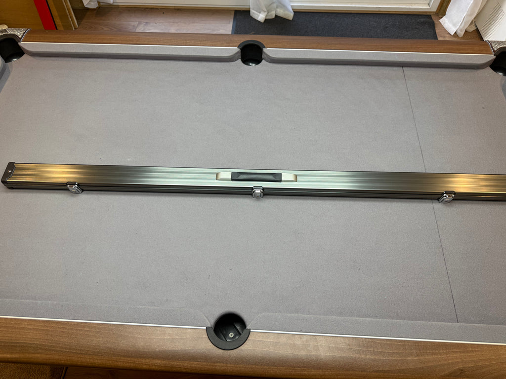 1 Piece locking Cue Case  gray aluminium