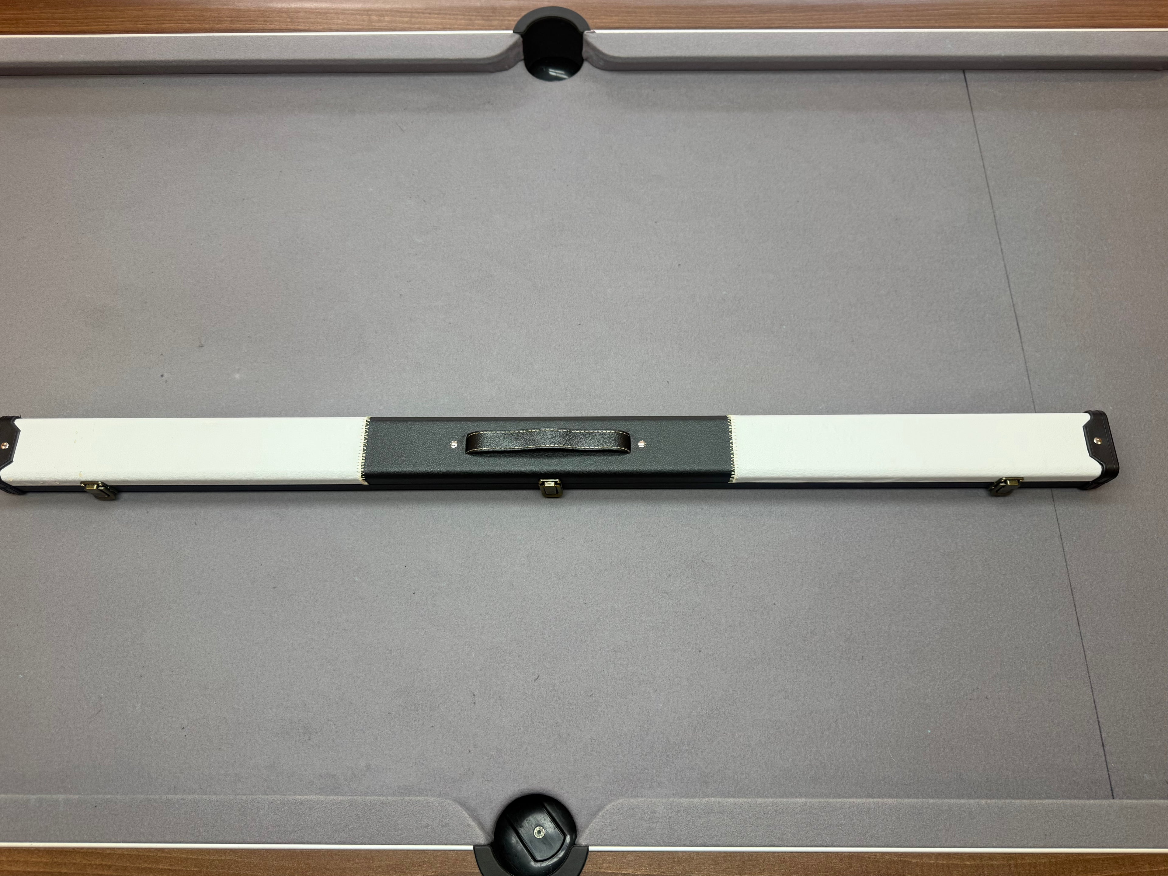 3/4 Cue Case  Black / White