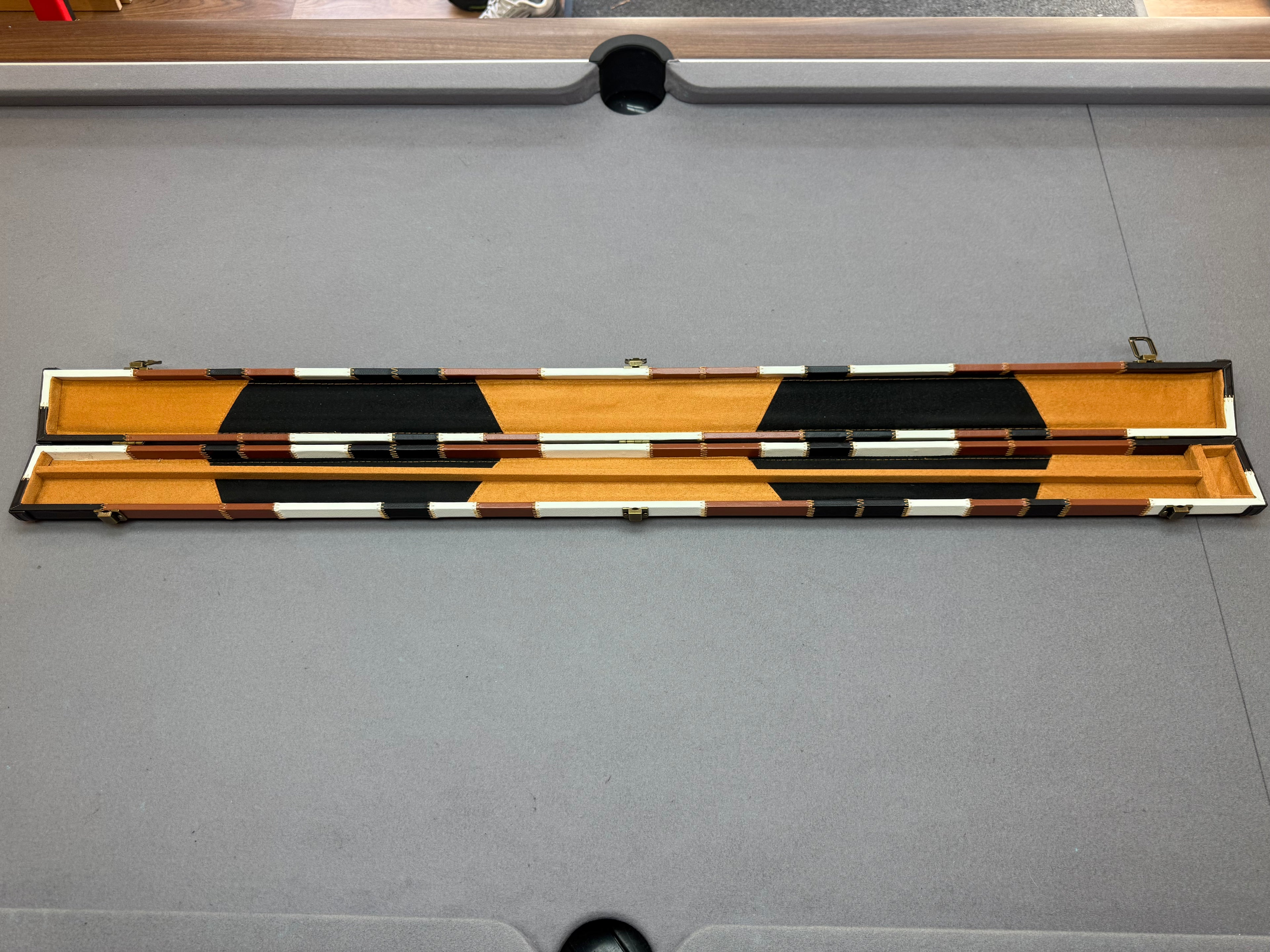 3/4 Cue Case  brown / black / white patch