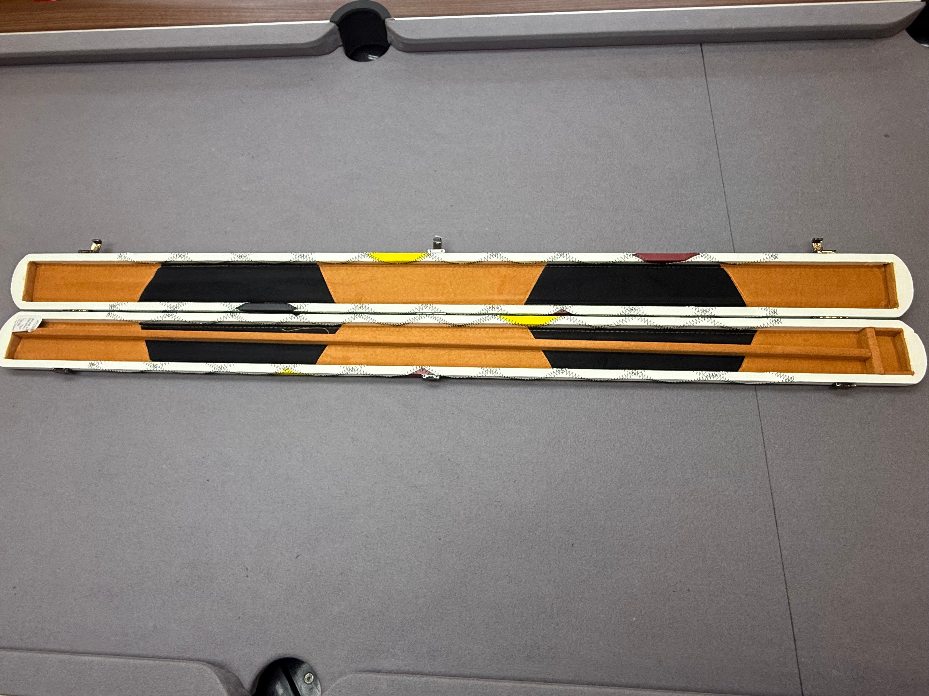 3/4 Cue Case white  harlequin