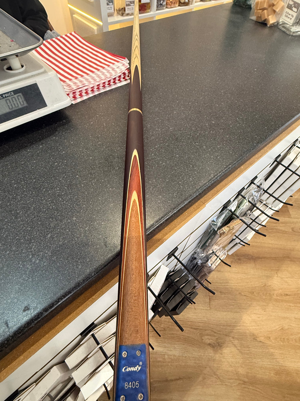 Condy 3/4 brown cue