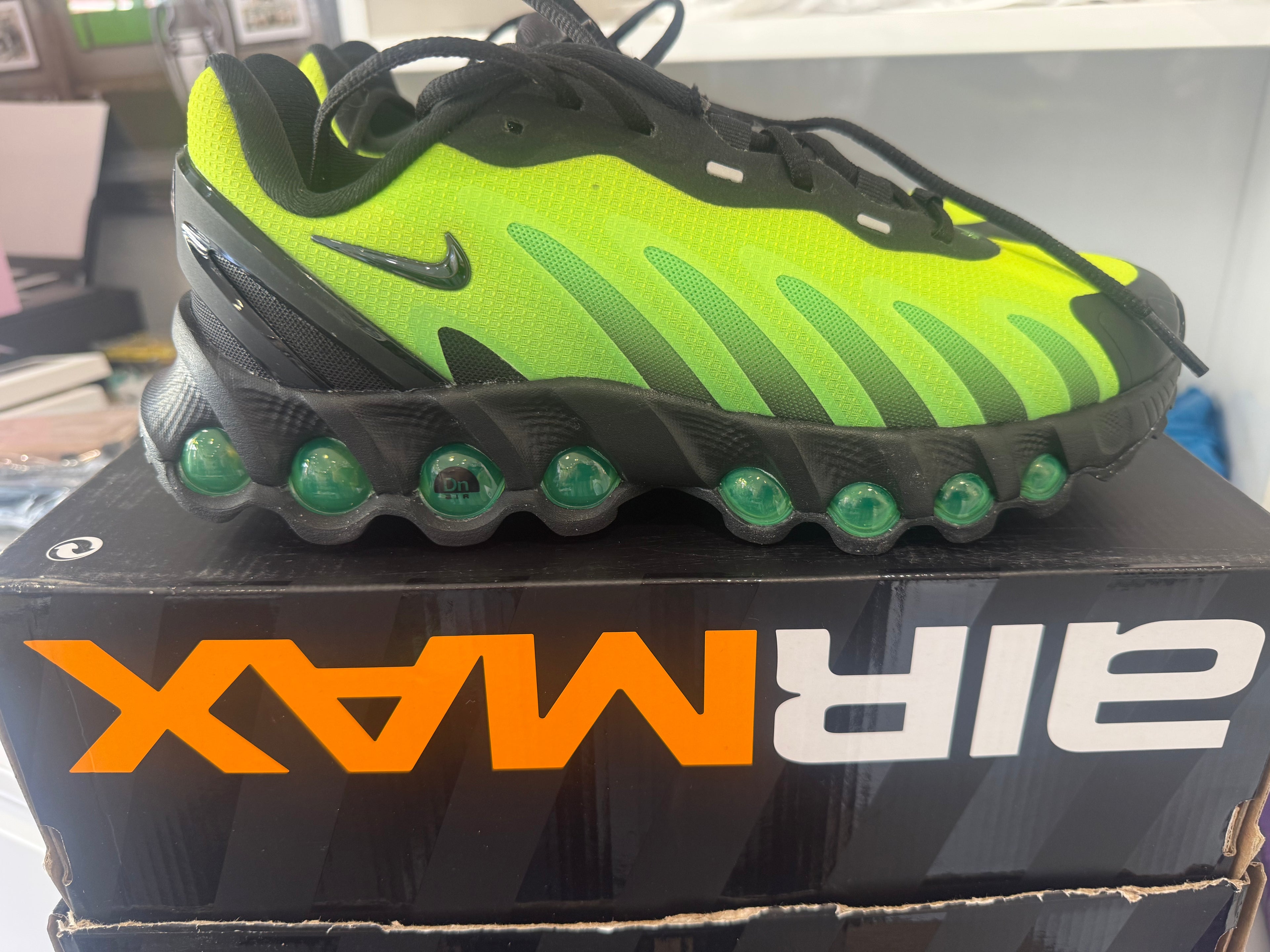 Nike Air Max DN8  5.5 or 6