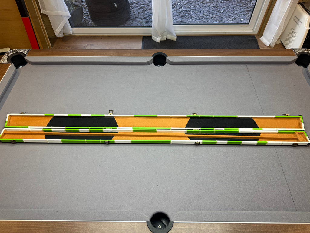3/4 Cue Case   Green / White patch