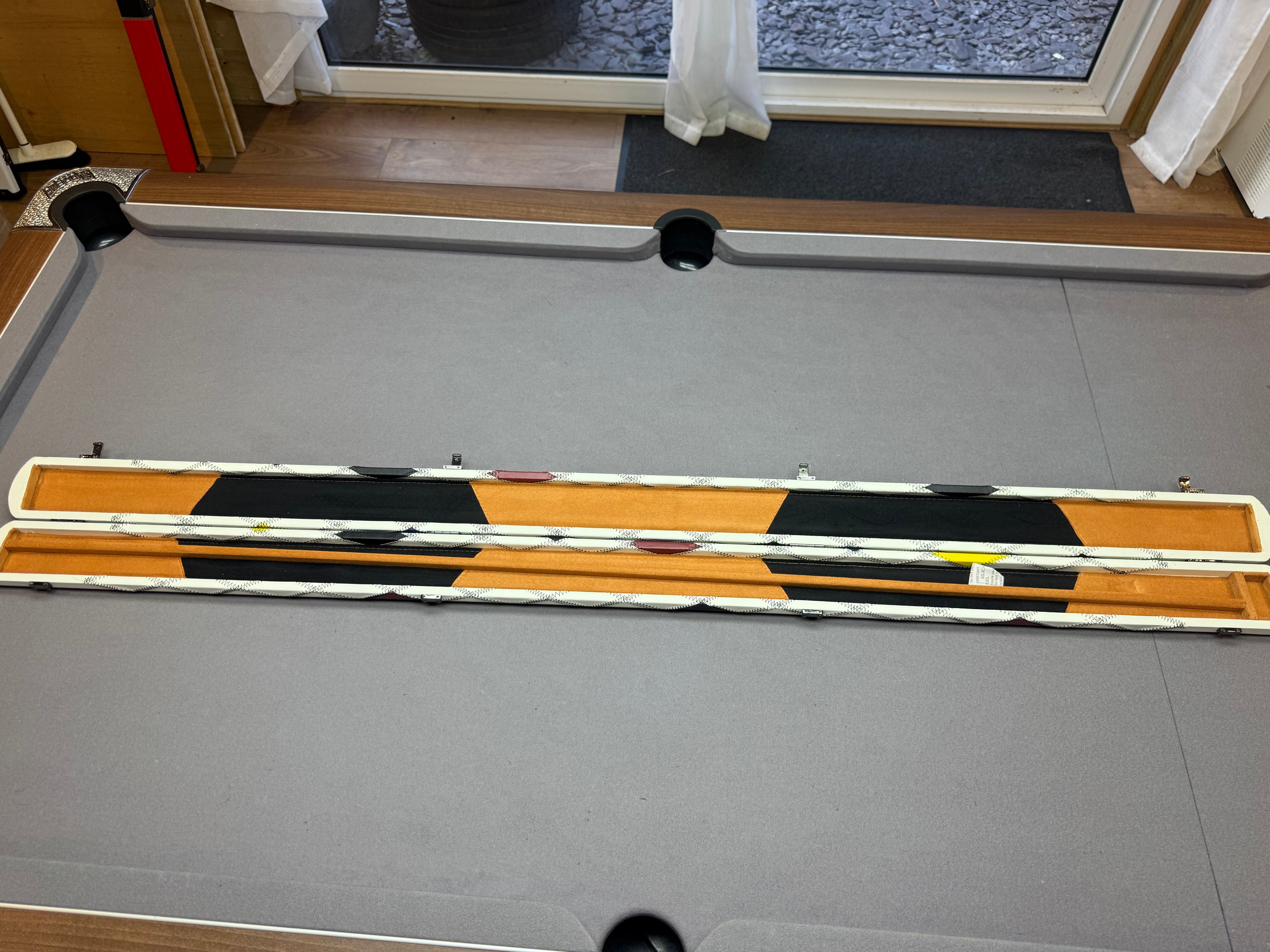 1 Piece Cue Case.  White harlequin
