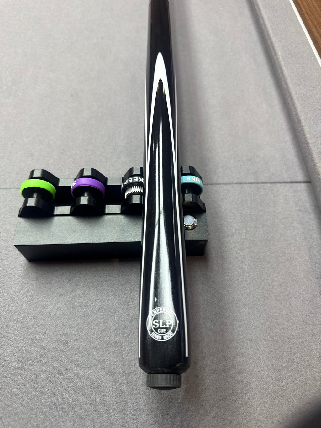 SLP Emperor 3/4 split Cue. Black/white