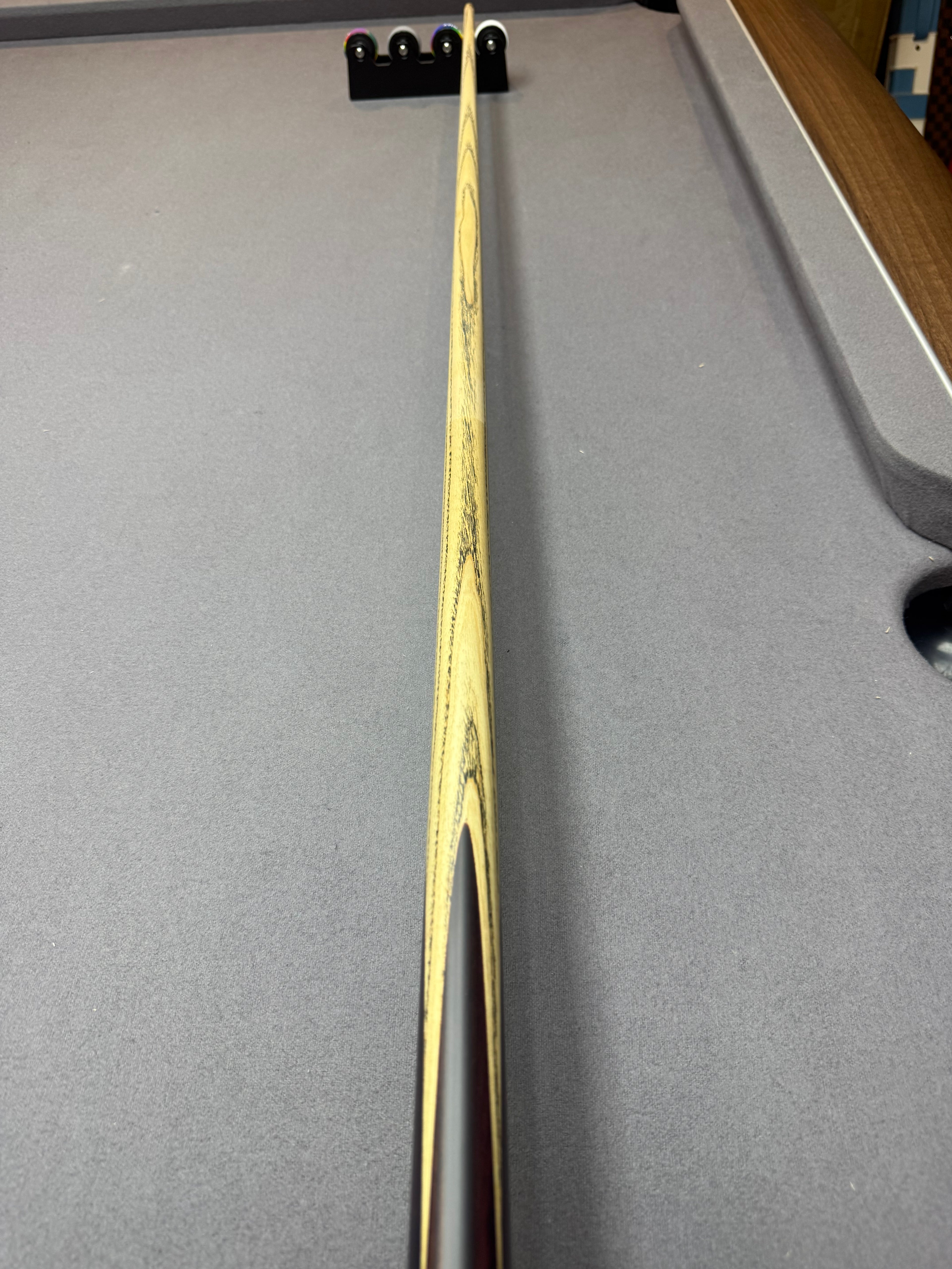Omin condy member. Black / blue   3/4 split cue