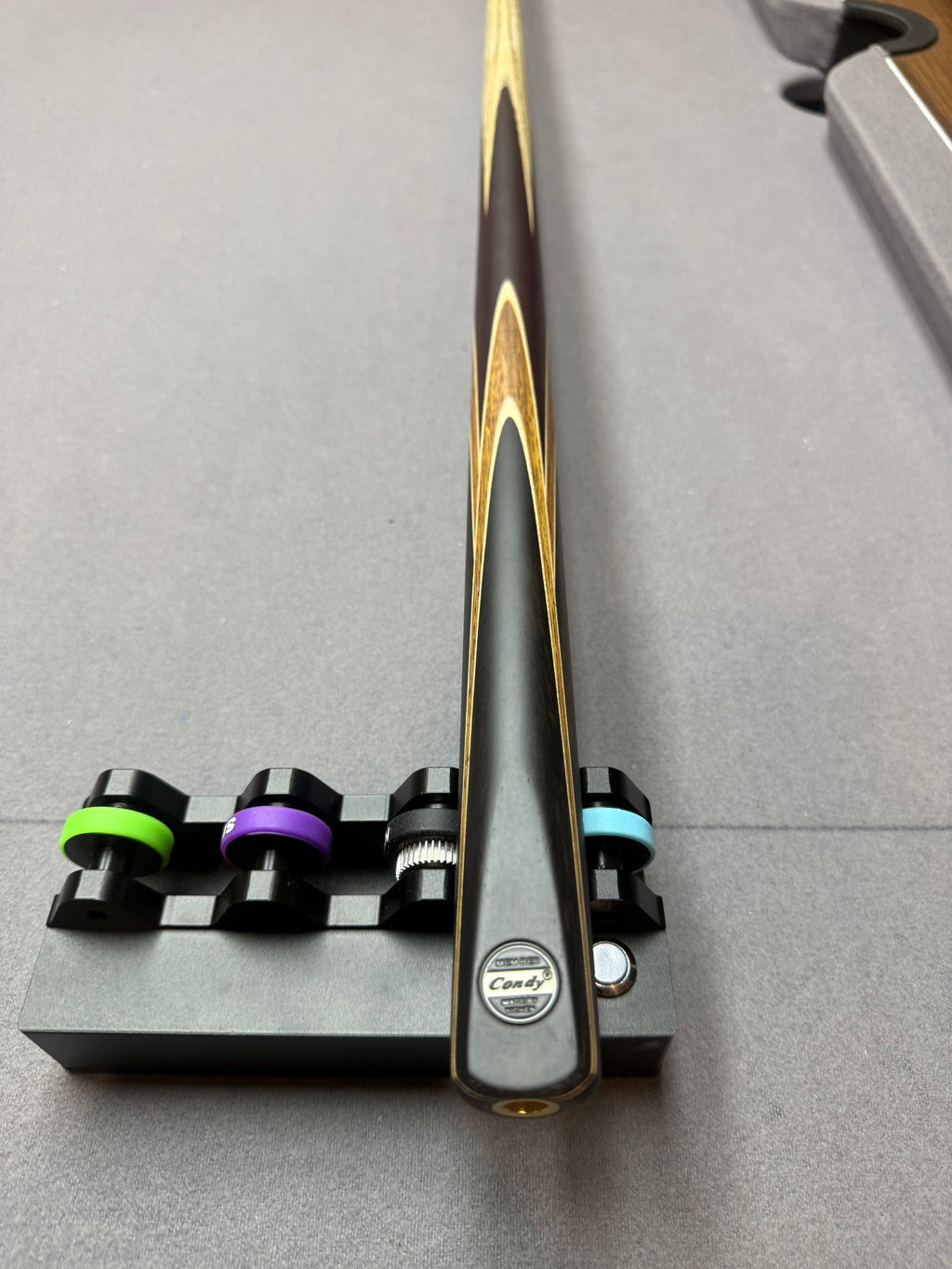 Omin condy member. Black / brown   1 piece cue