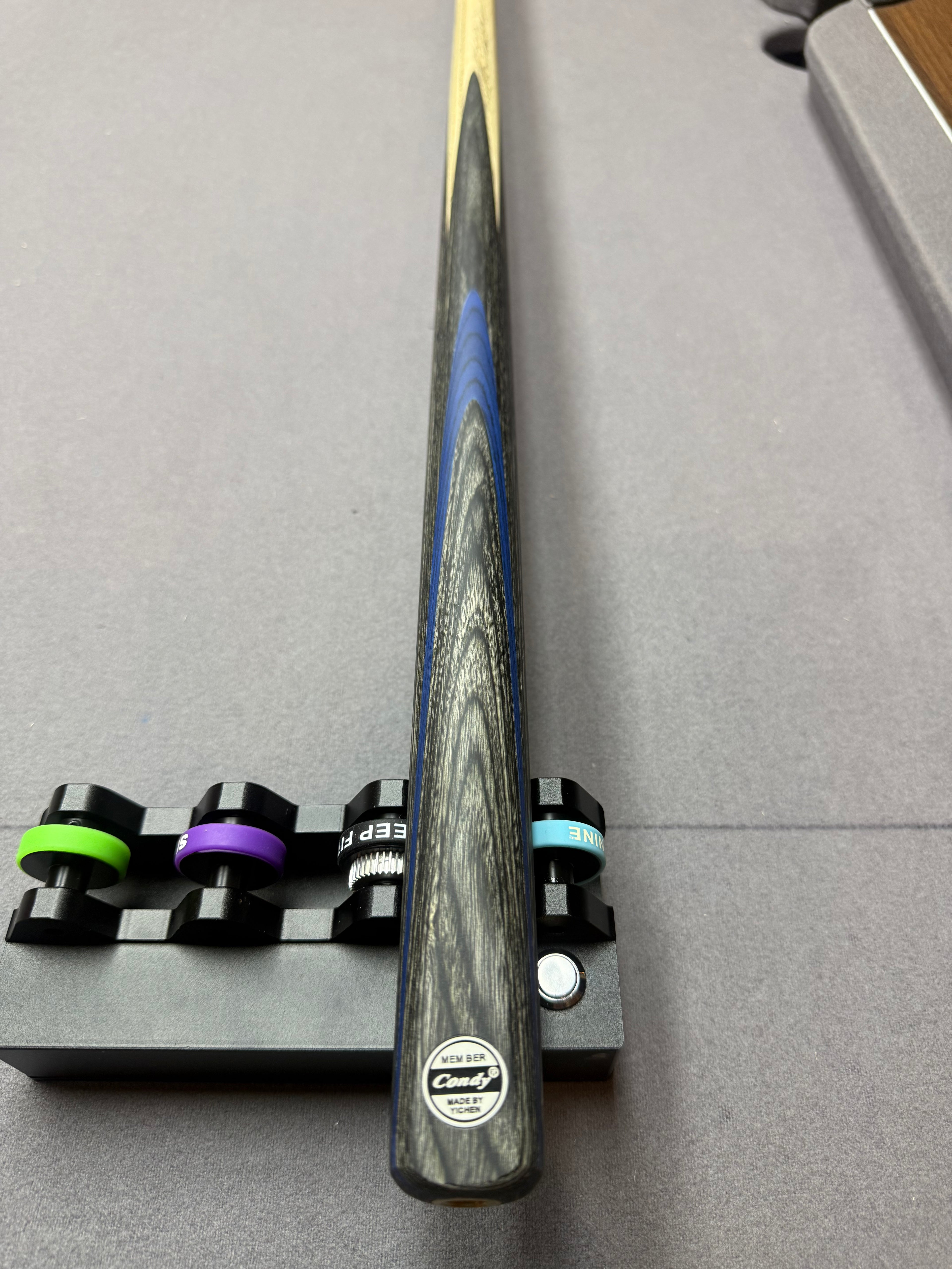 Omin condy    Blue  1 piece cue