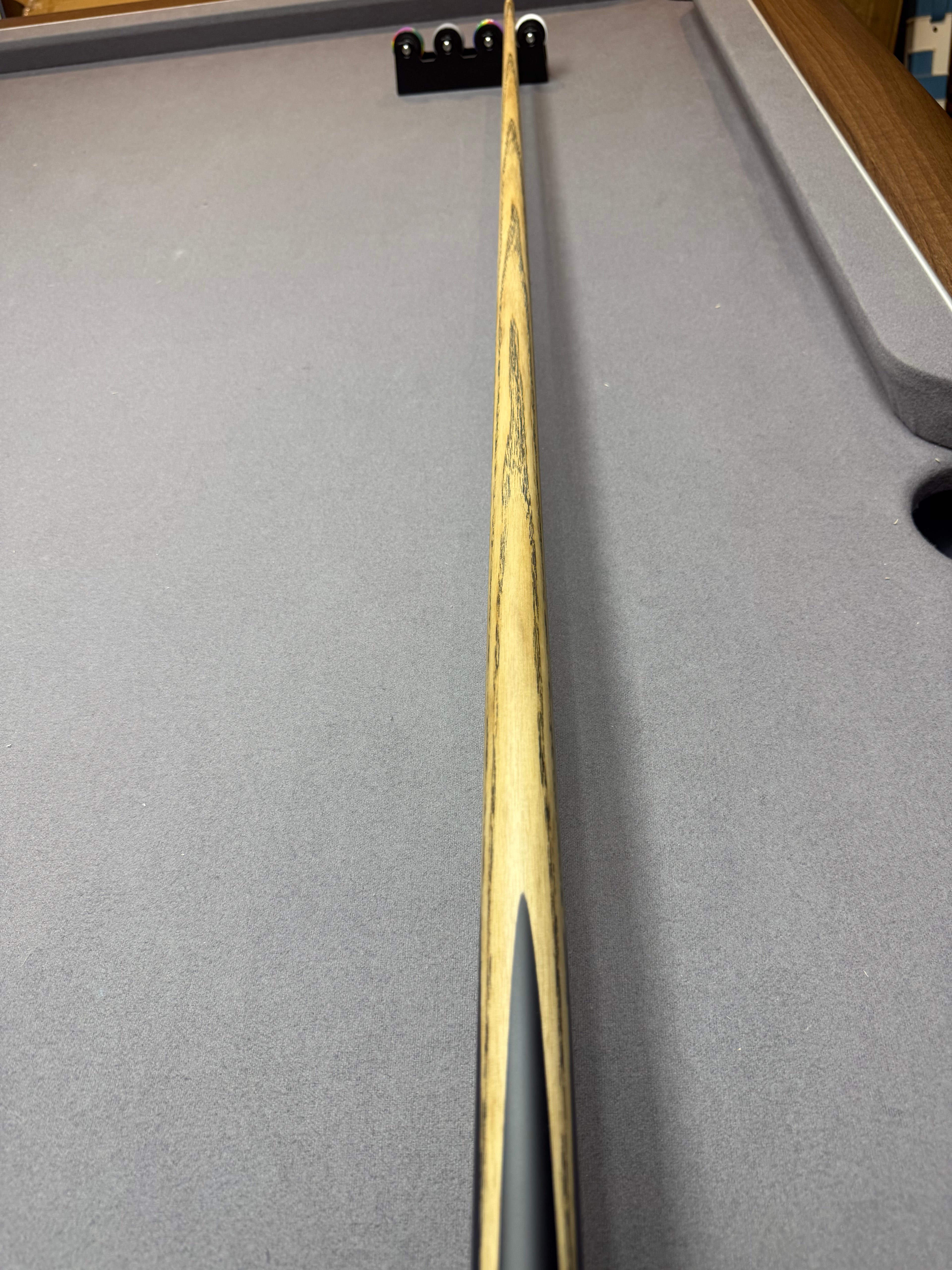 Omin Enlighten 3   1 piece cue