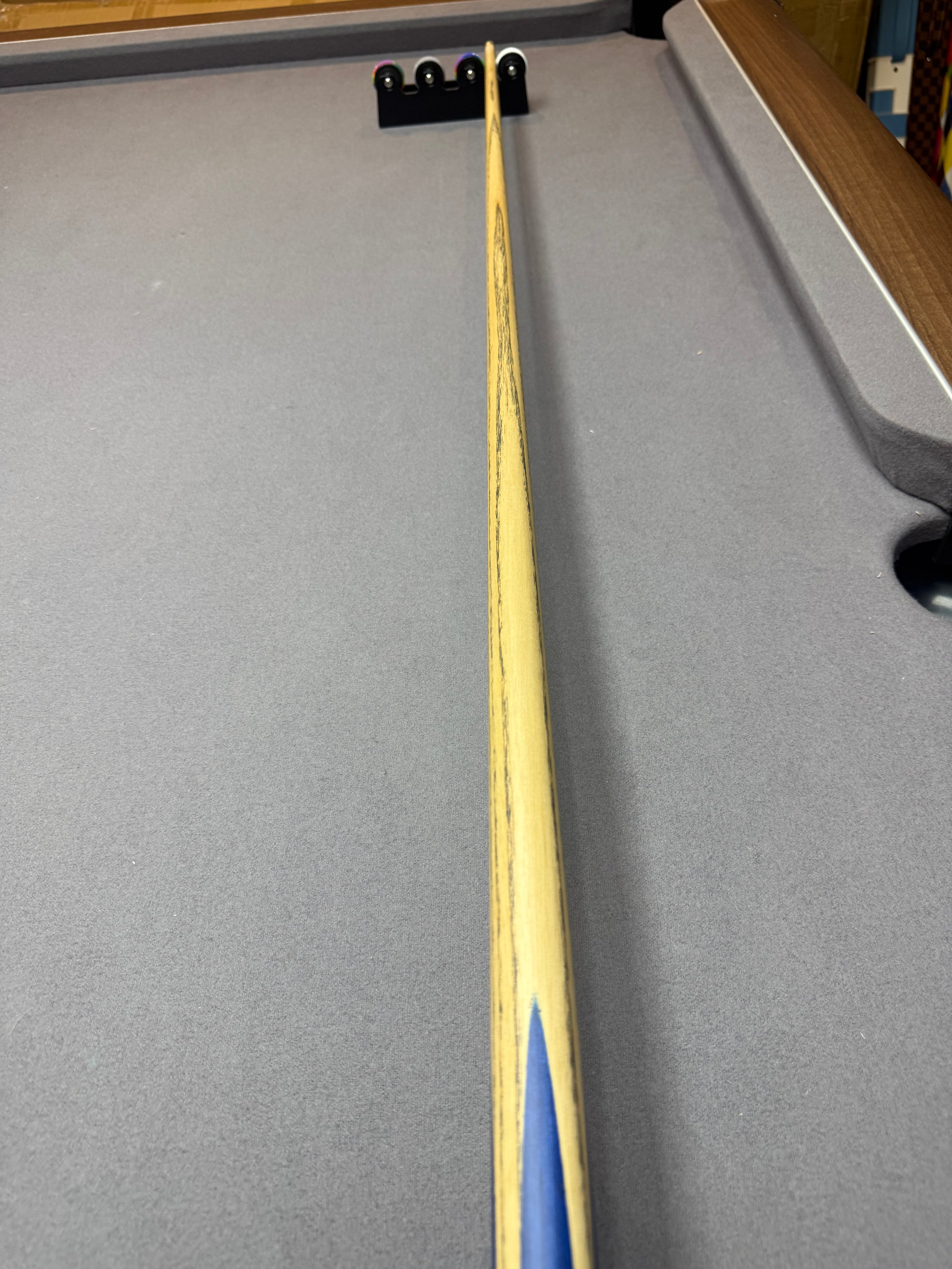 Omin Cue King Rainbow 2   1 piece cue