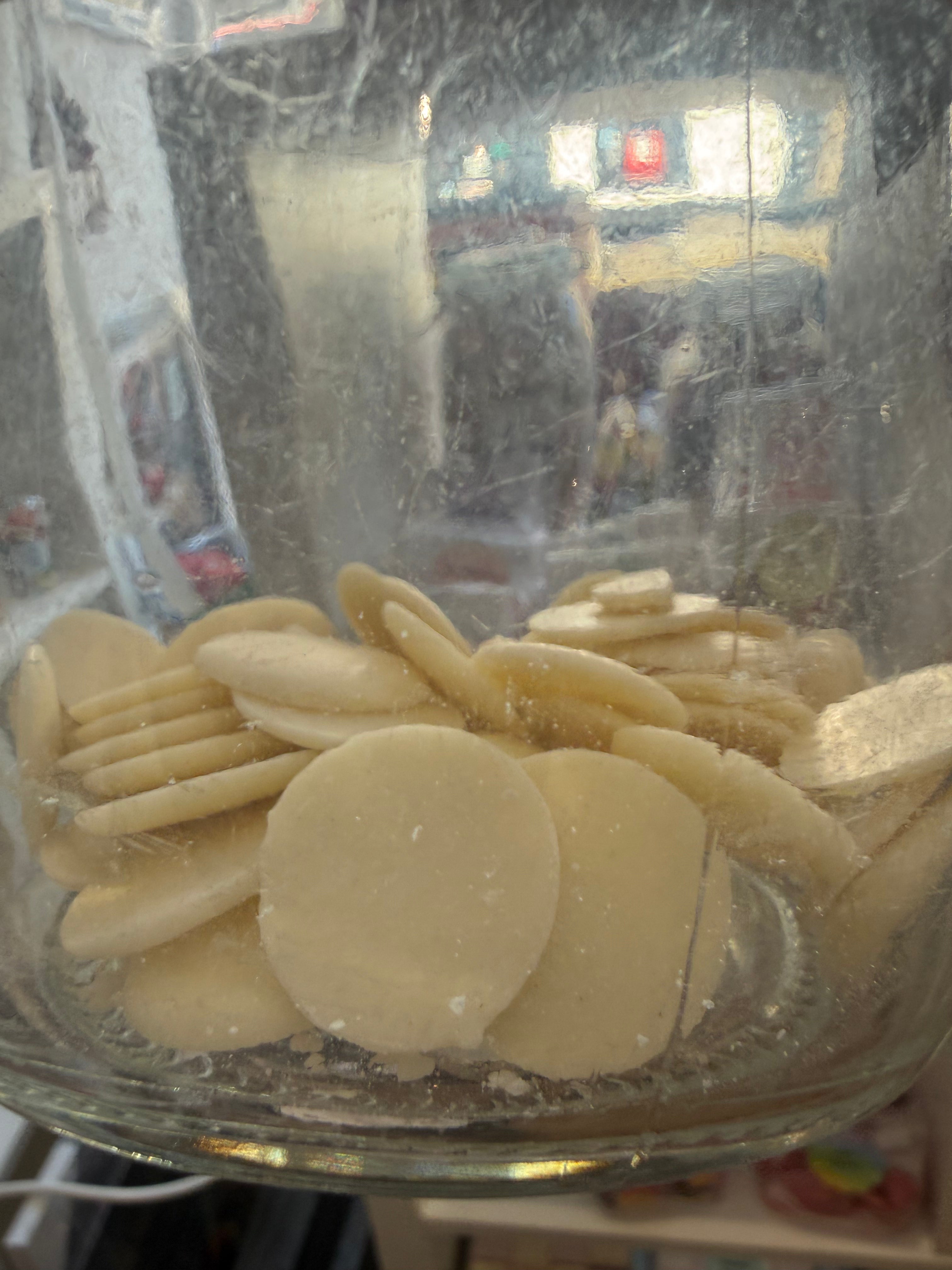 Hannahs White  Choc Buttons