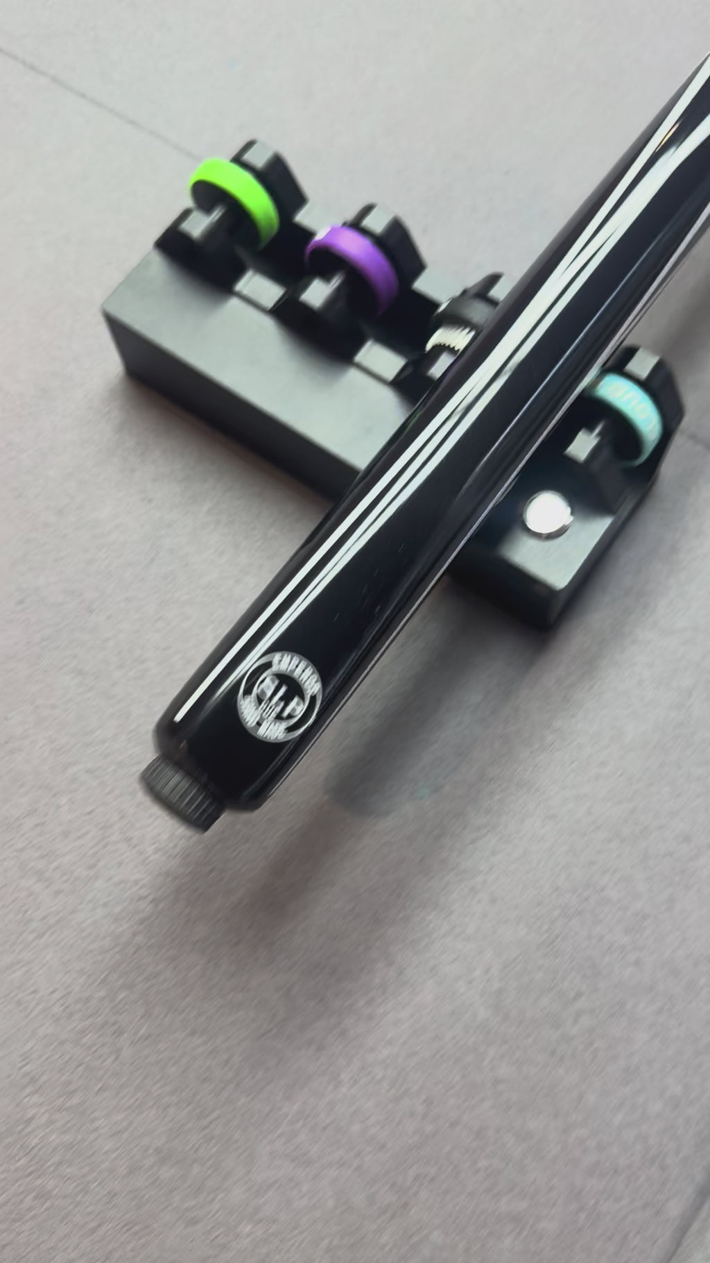 SLP Emperor 3/4 split Cue. Black/white