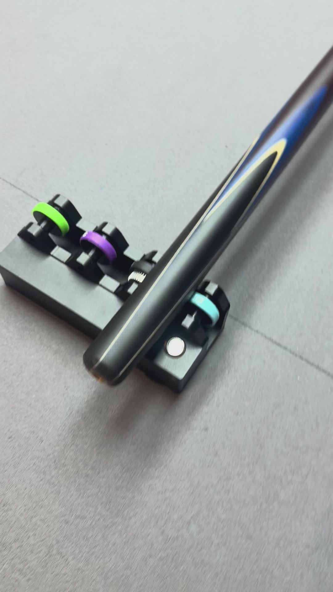 Omin Condy   3/4 cue  black / blue