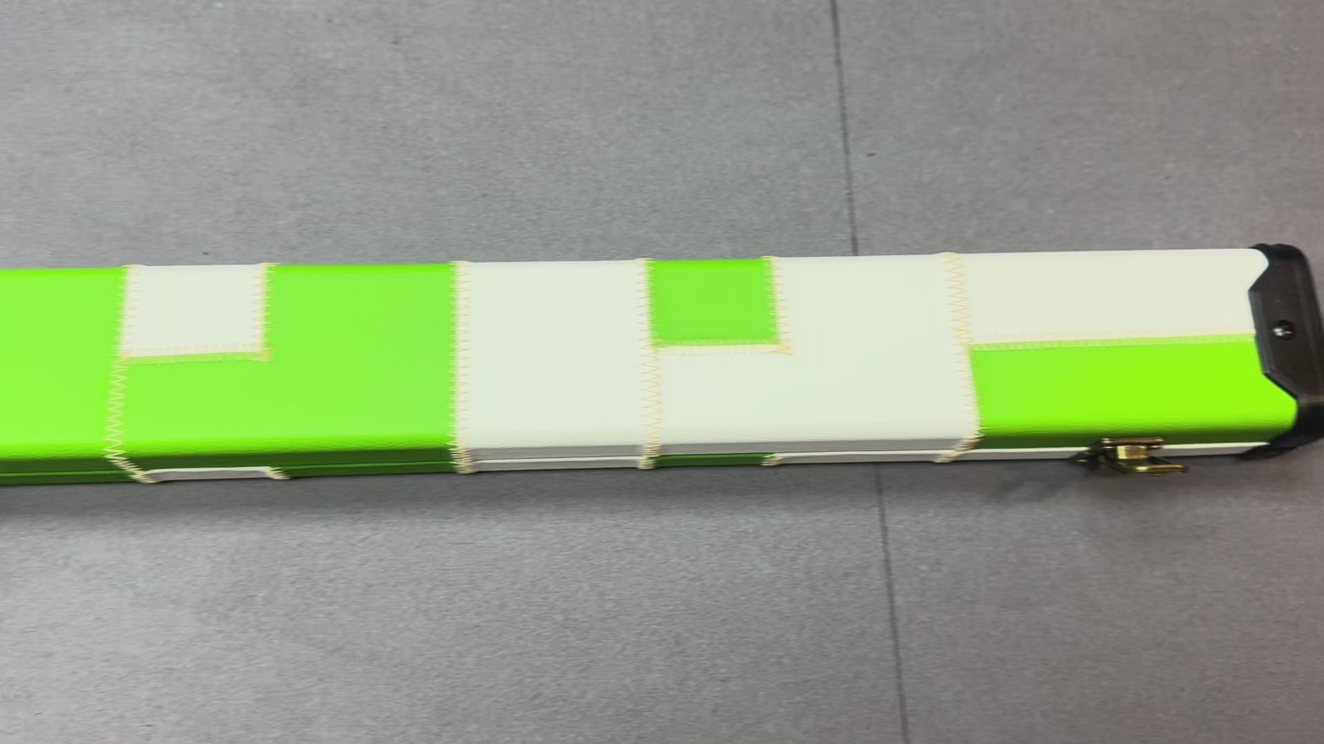 1 Piece Cue Case. Green / White patch