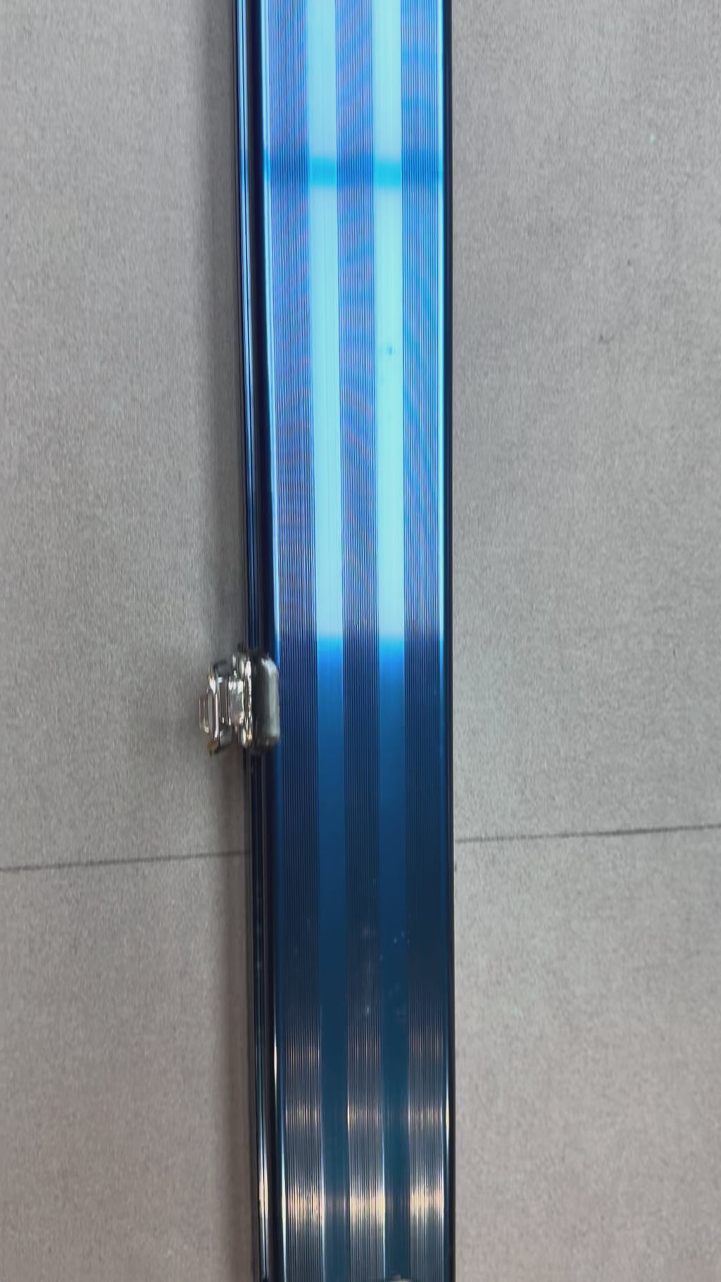 1 Piece locking Cue Case  blue aluminium