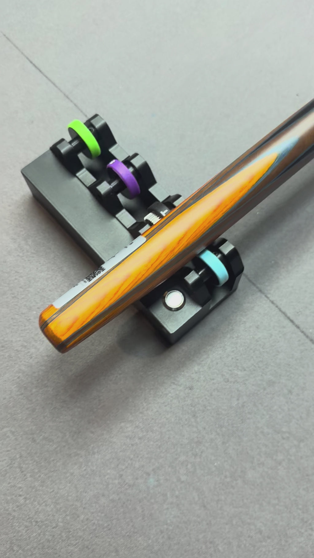 Omin Outlaw Hero.  Orange / Blue  3/4 split cue